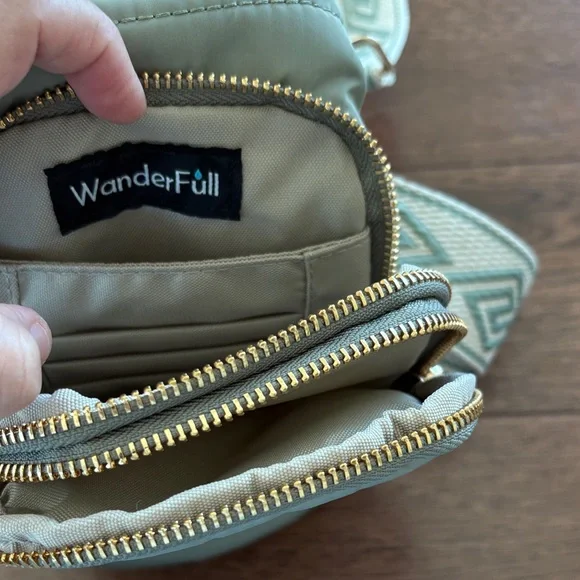 WanderFull Seafoam Quilted Crossbody Bag - Picture 3 of 5